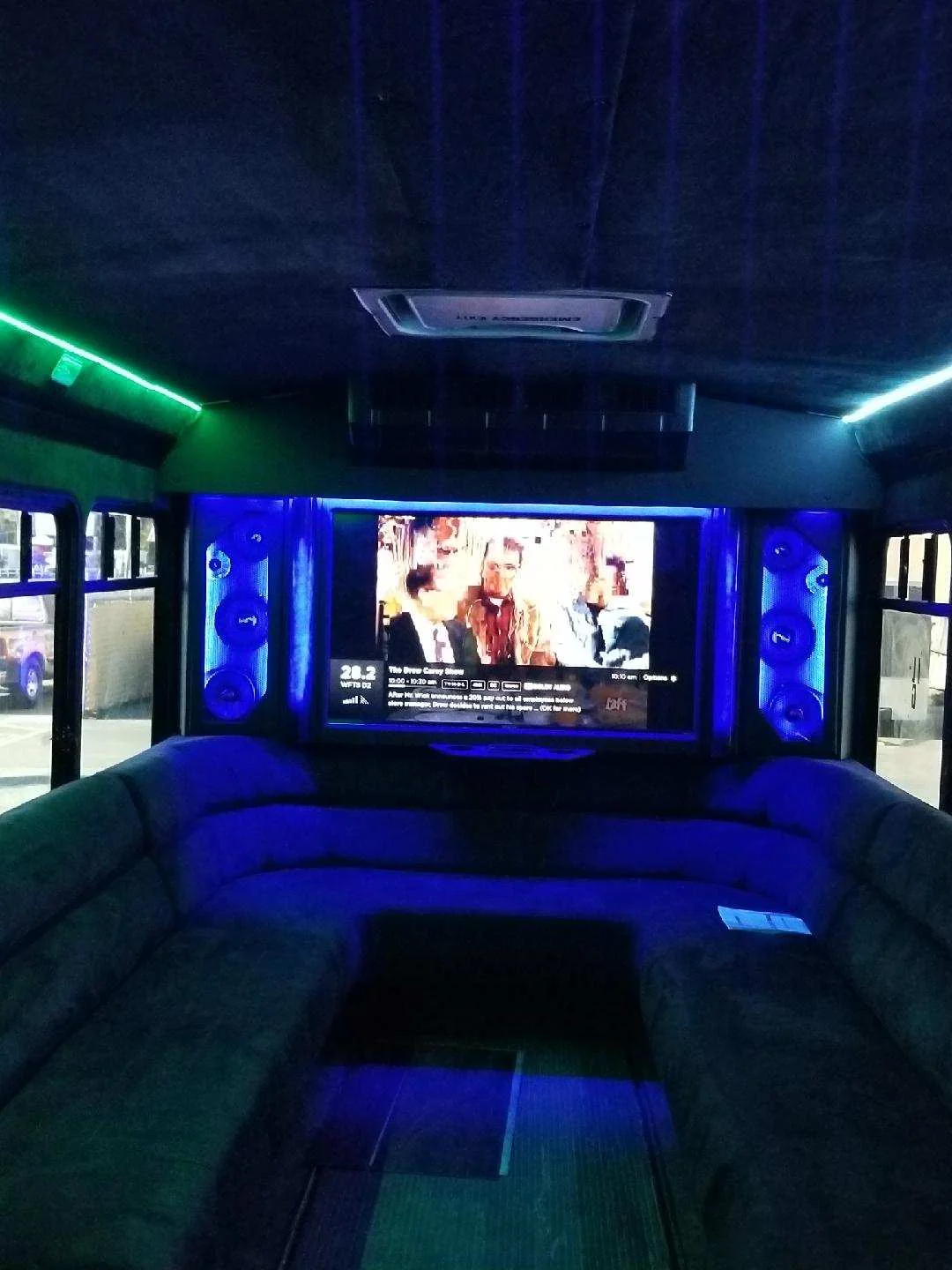 LOUD AND CLEAR CAR AUDIO AND WINDOW TINT shop exterior